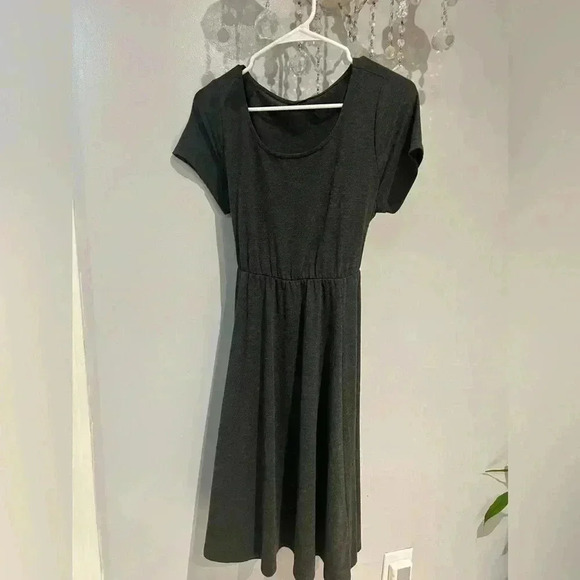 Torrid Dress Gray Knit A-Line T-Shirt Knee Length Short Sleeve Tie Belt Size 00 - Picture 1 of 6